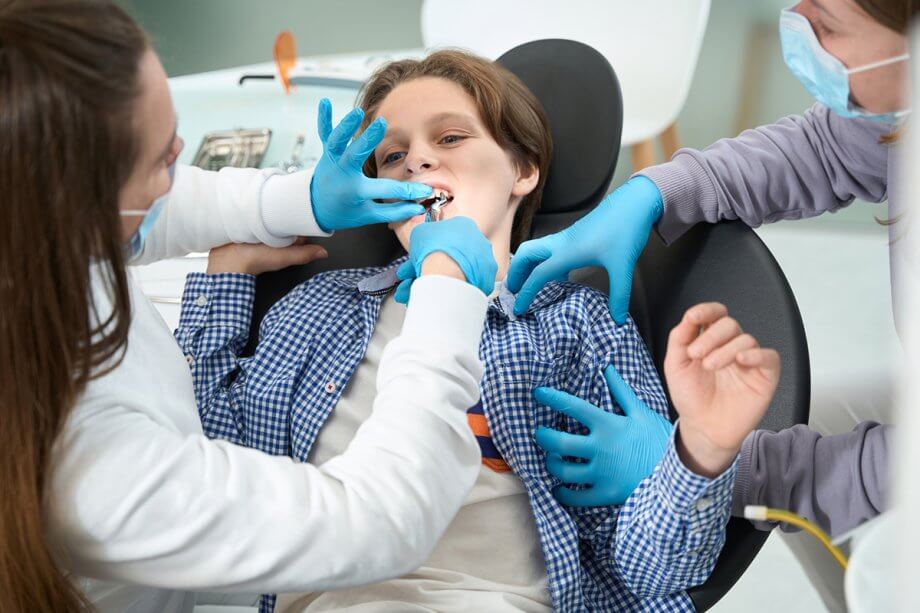 How Long Does A Tooth Extraction Take?